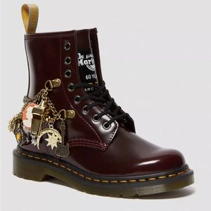 Brand NEW Doc Martens x Marc Jacob’s 1460 Vegan Lace Up Boots Sz 8